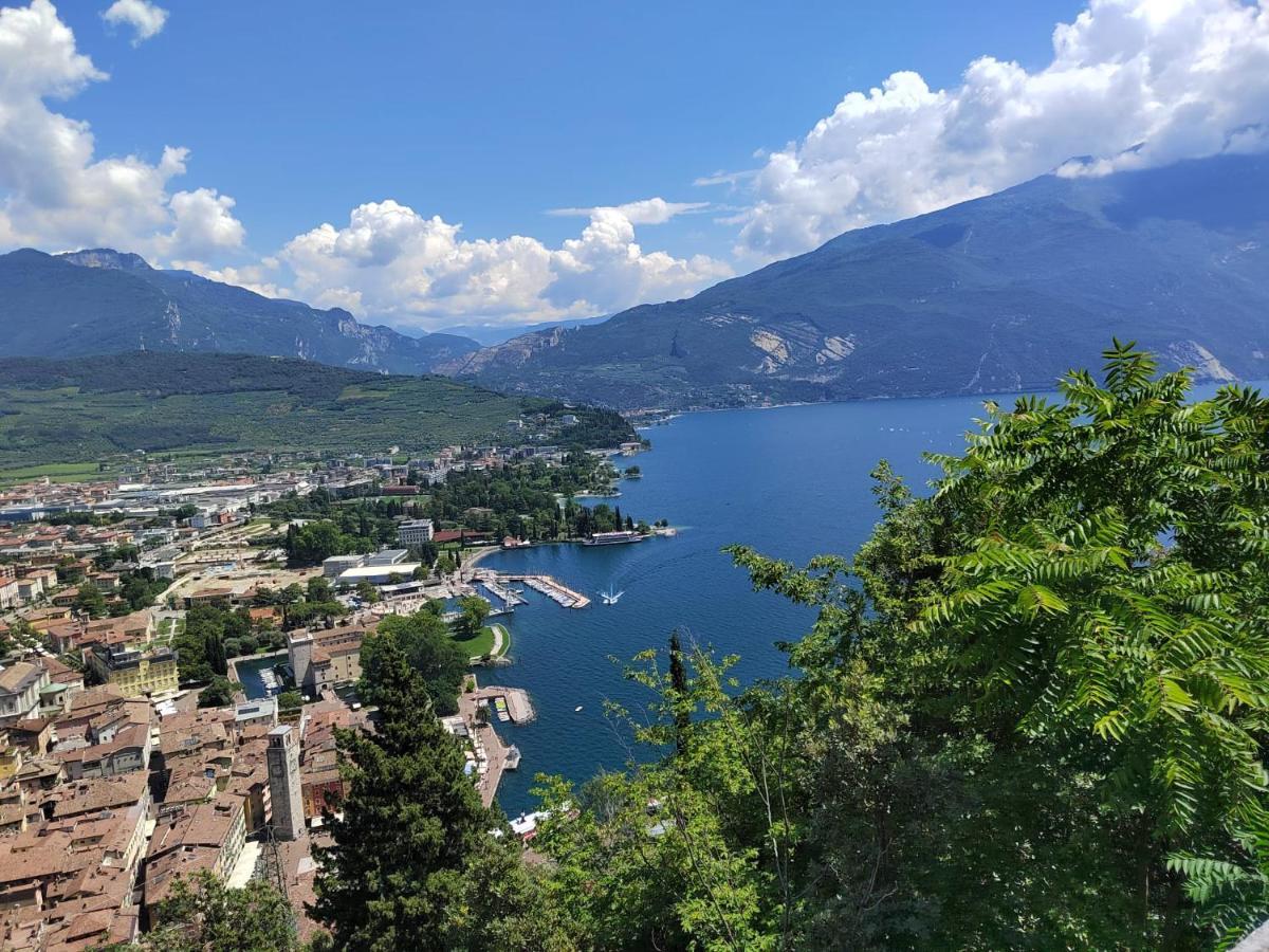 Appartamento Peppino Mit Seeblick Und Pool Riva del Garda Exterior photo
